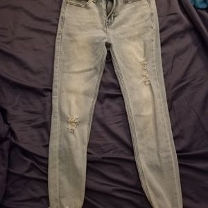 Junior Girl Distress Jeans